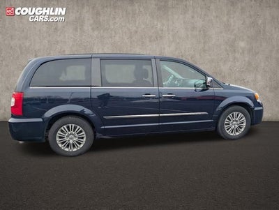 2016 Chrysler Town & Country Touring-L