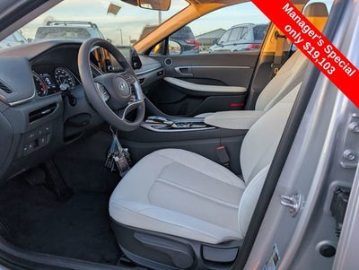 2023 Hyundai SONATA SE