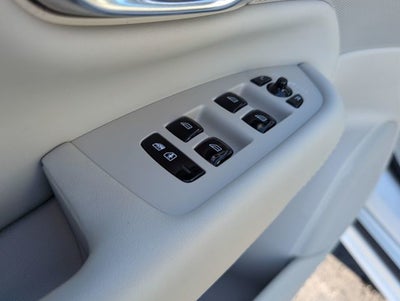 2023 Volvo XC90 B5 Plus