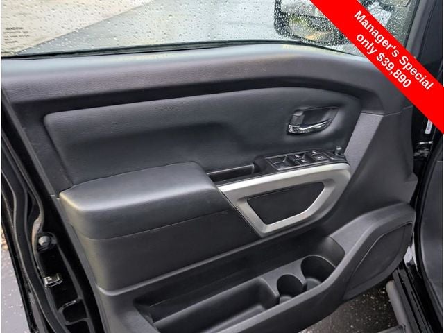 2024 Nissan Titan SV