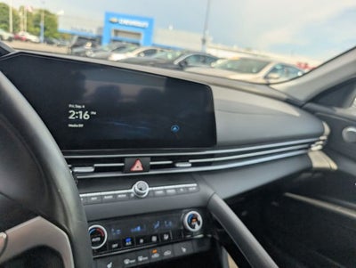 2025 Hyundai ELANTRA Limited