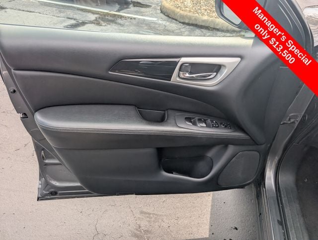 2019 Nissan Pathfinder SV