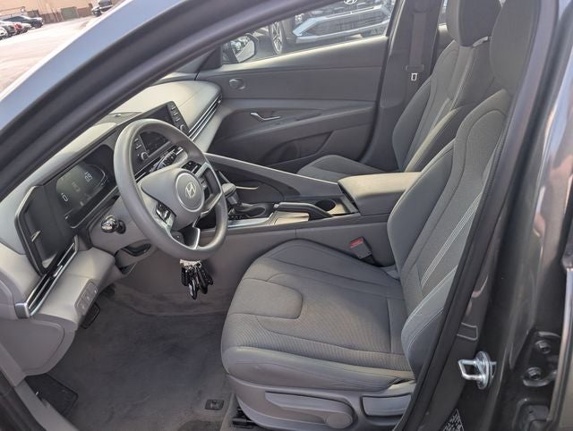 2024 Hyundai ELANTRA SE