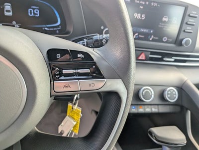 2024 Hyundai ELANTRA SE