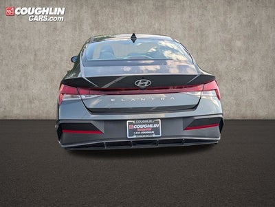2024 Hyundai ELANTRA SE