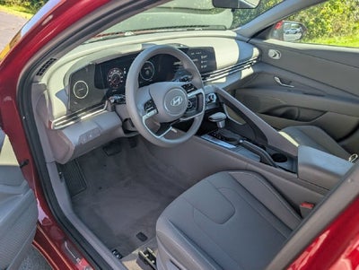 2024 Hyundai ELANTRA SEL