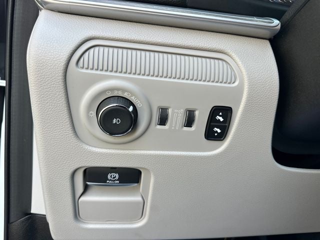 2023 Jeep Wagoneer L Series III