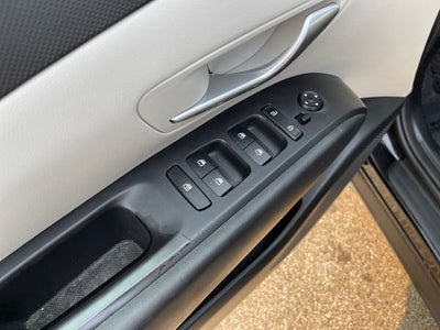 2022 Hyundai TUCSON SE