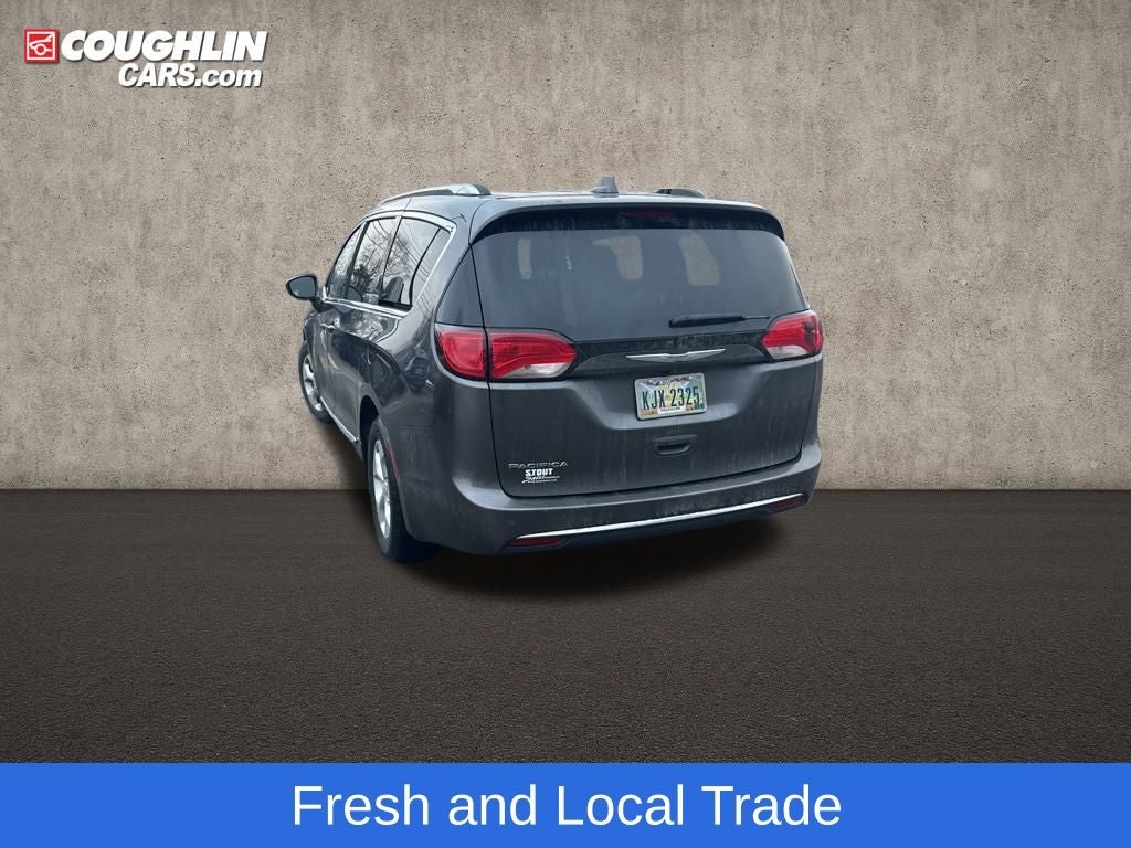 2017 Chrysler Pacifica Touring L Plus