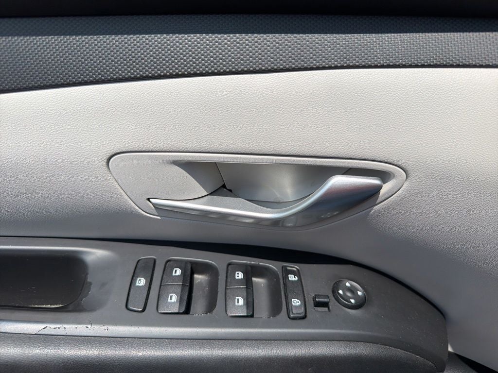 2022 Hyundai TUCSON SE