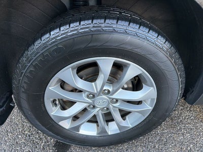 2019 Hyundai SANTA FE SE