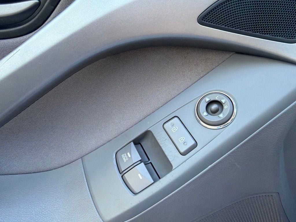 2013 Hyundai ELANTRA GS
