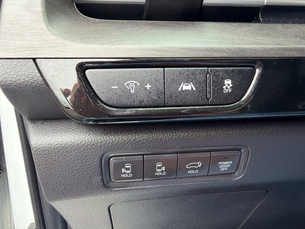 2024 Kia Carnival SX
