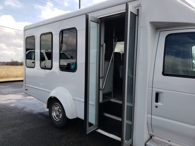 2011 Ford E-350SD Base Cutaway