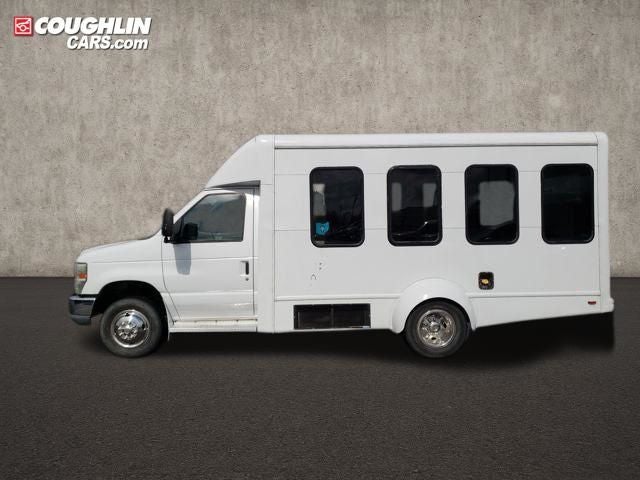 2011 Ford E-350SD Base Cutaway