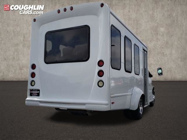 2011 Ford E-350SD Base Cutaway