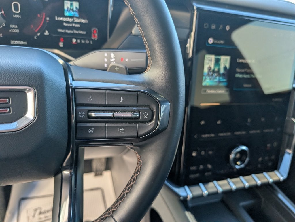 2025 GMC Acadia AT4