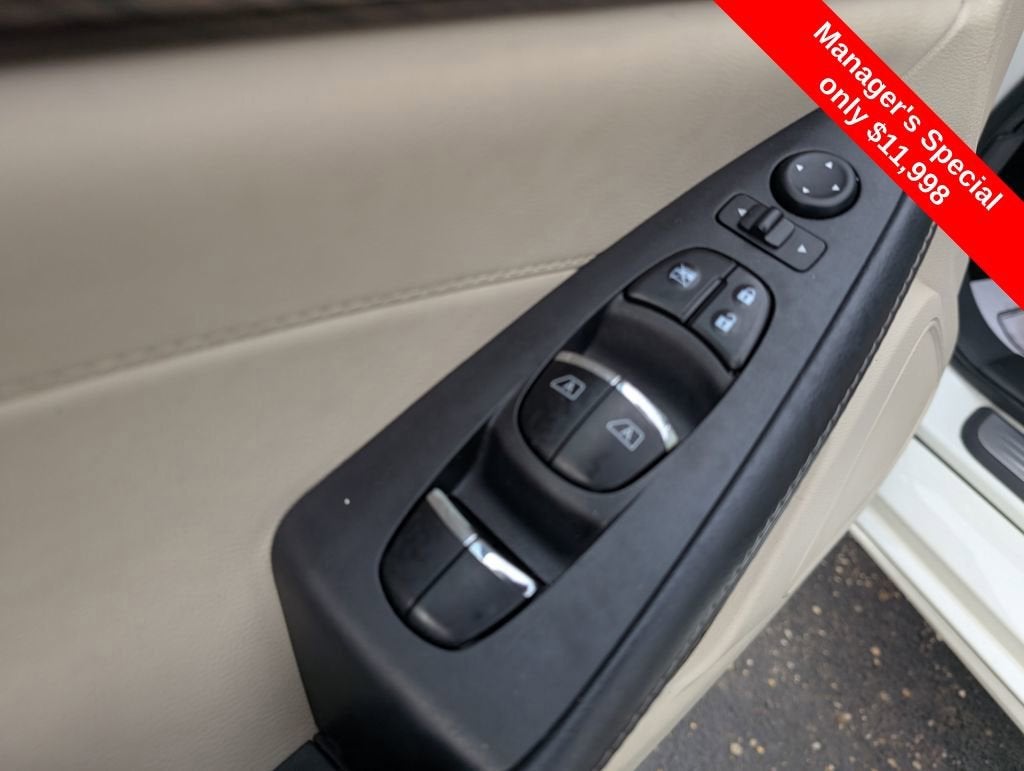 2017 Nissan Maxima SV