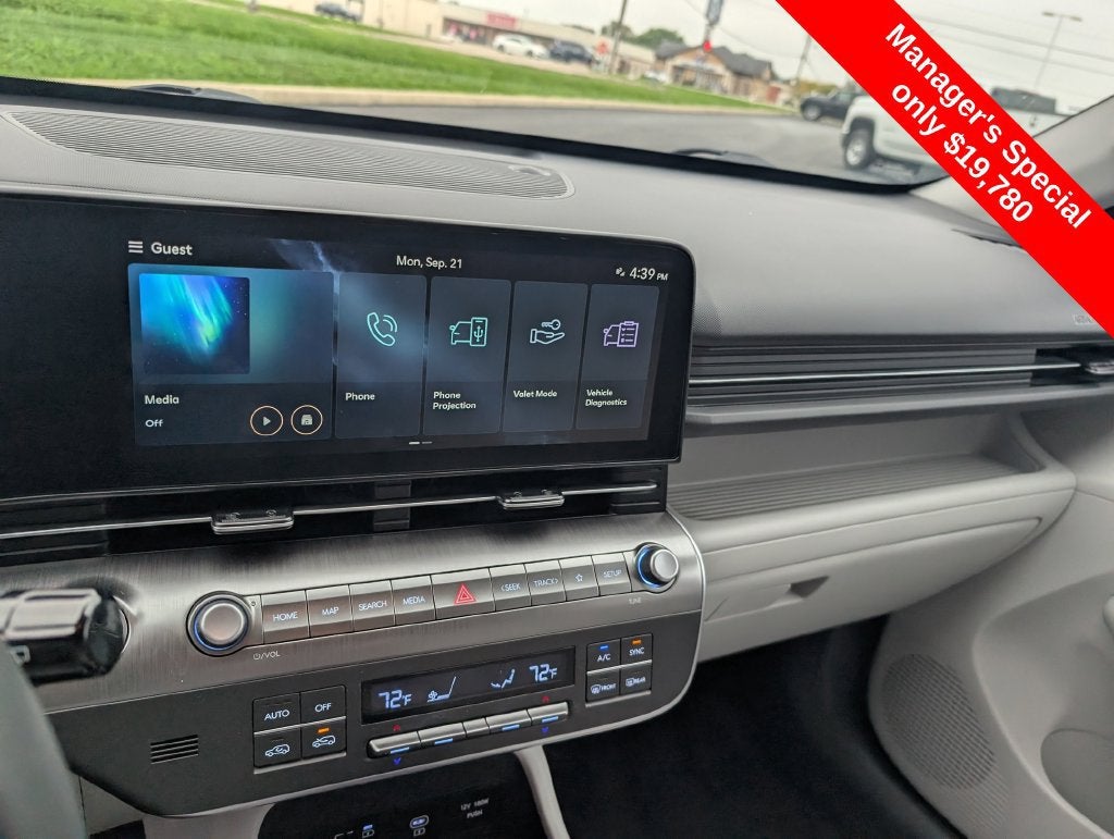 2024 Hyundai KONA SEL