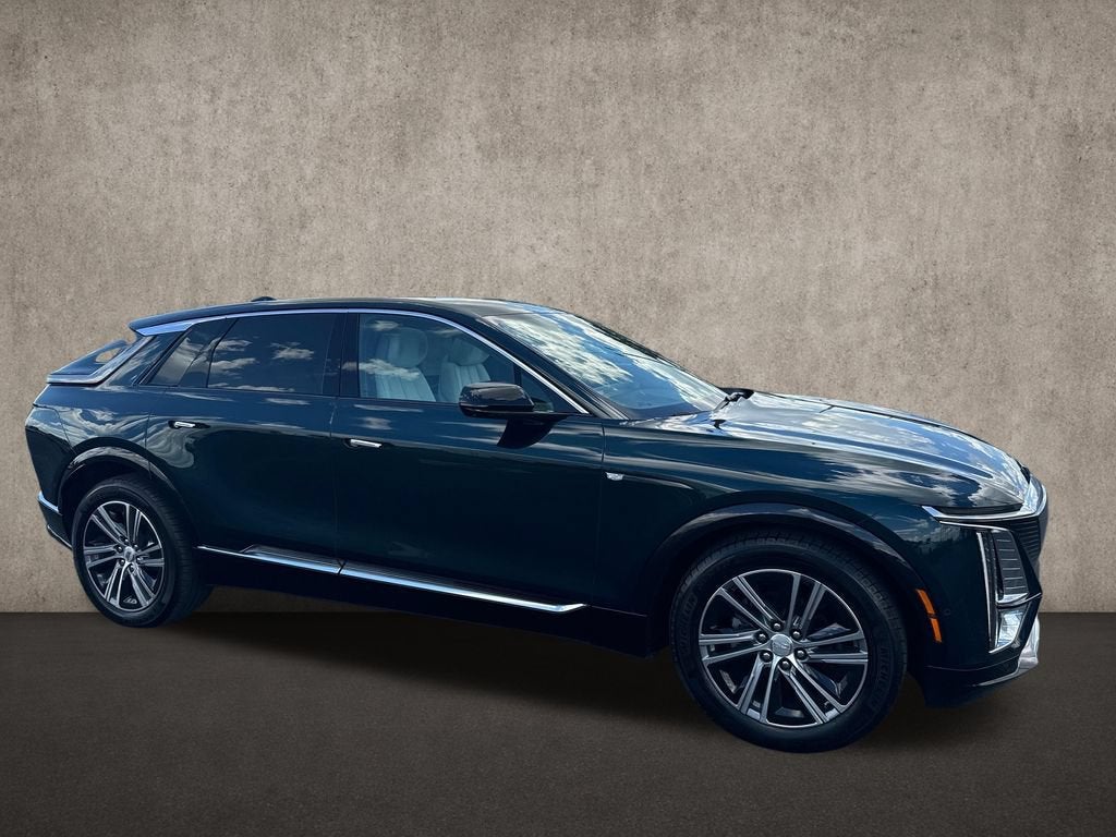 2024 Cadillac LYRIQ Luxury 2