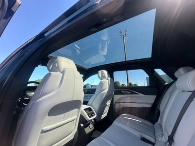 2024 Cadillac LYRIQ Luxury 2
