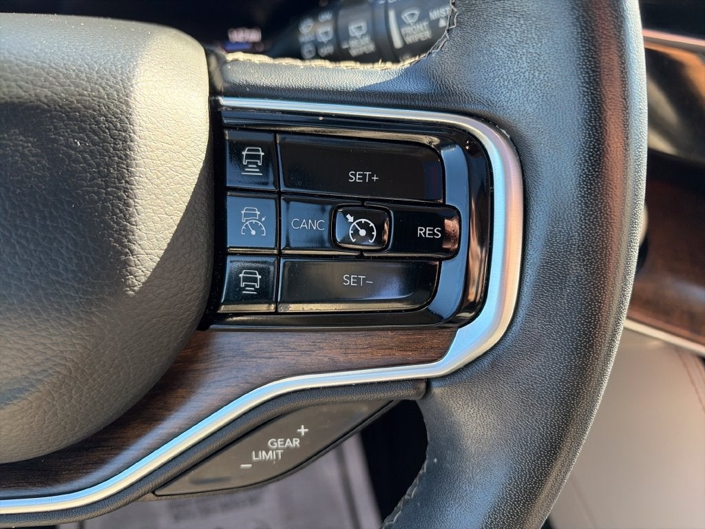 2024 Jeep Grand Wagoneer Base
