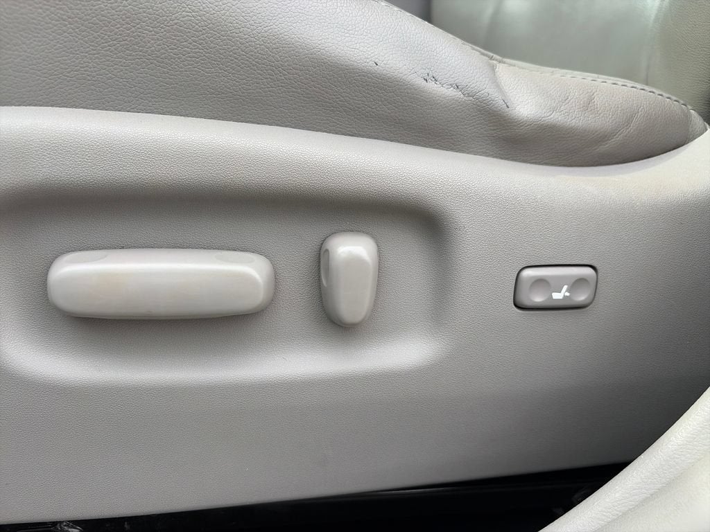2013 Toyota Highlander Base