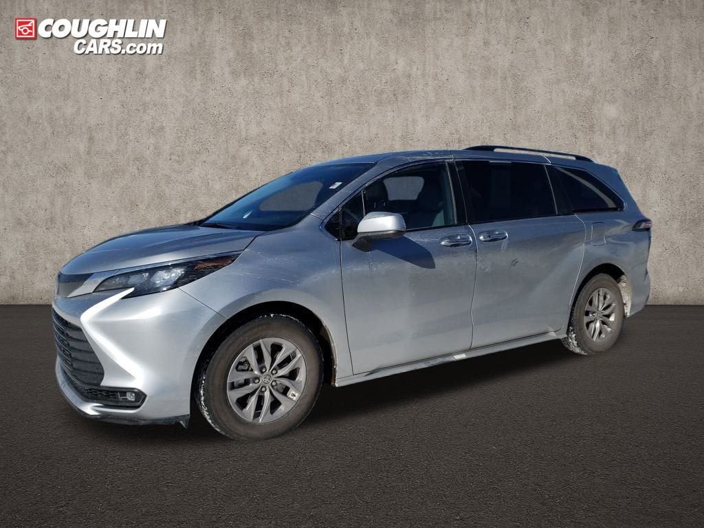2025 Toyota Sienna XLE