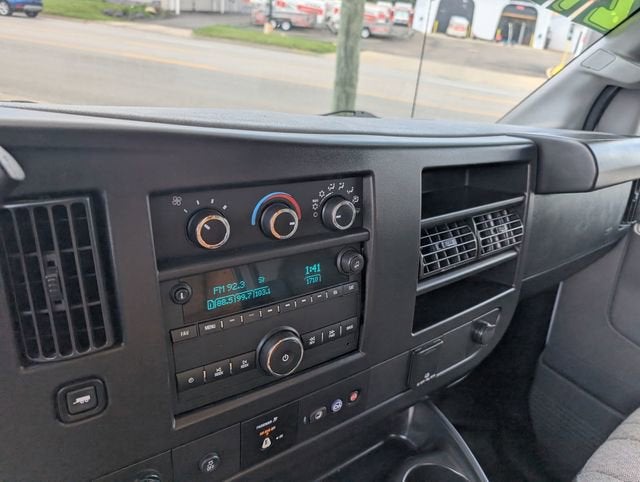 2023 Chevrolet Express Cutaway 3500 1WT