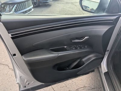 2022 Hyundai TUCSON SE