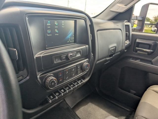 2022 Chevrolet Silverado 5500 HD Work Truck